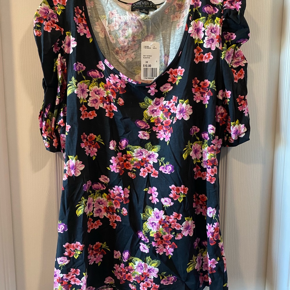 Forever 21 Floral Pattern Tee